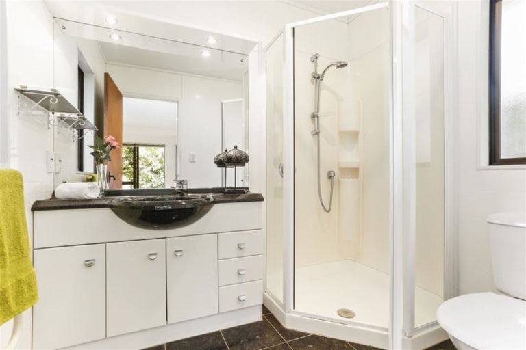 Photo of property in 17 Frank Evans Place, Henderson, Auckland, 0610