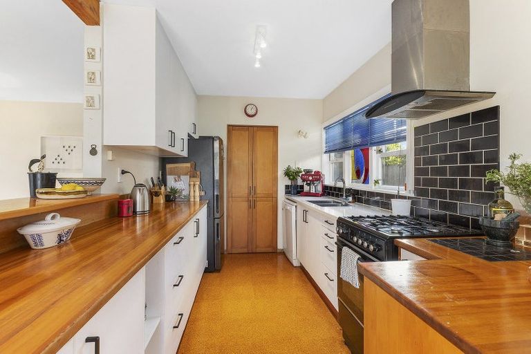 Photo of property in 54 Edinburgh Terrace, Berhampore, Wellington, 6023