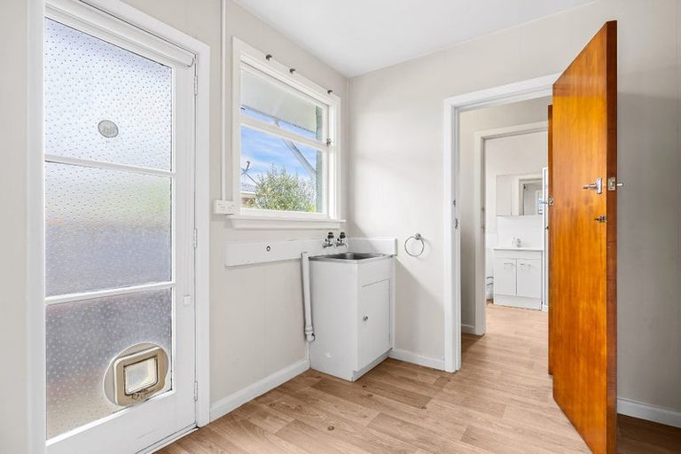 Photo of property in 33 Skerten Avenue, Hornby, Christchurch, 8042