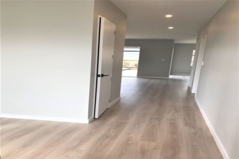 Photo of property in 14 Roa Avenue, Hobsonville, Auckland, 0616