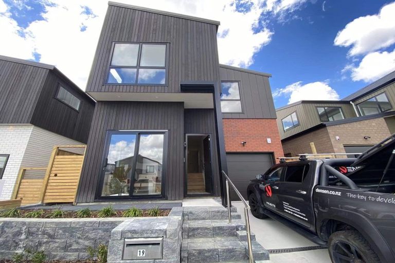 Photo of property in 19 Kea Road, Silverdale, 0932