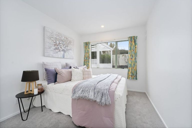 Photo of property in 2 Ferngrove Avenue, Ranui, Auckland, 0612