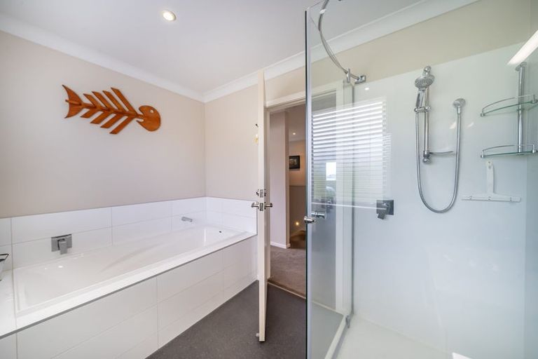 Photo of property in 24 The Masthead, Whitby, Porirua, 5024