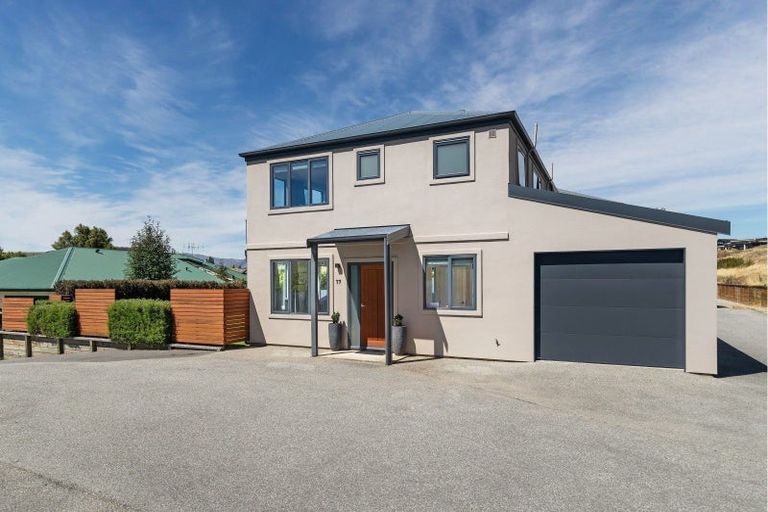 Photo of property in 77 Meadowstone Drive, Wanaka, 9305