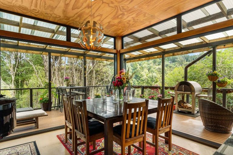 Photo of property in 77 Huia Road, Titirangi, Auckland, 0604