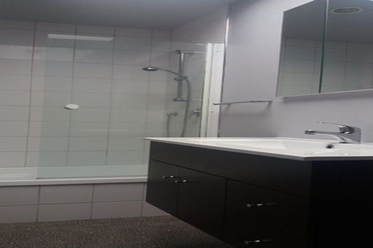 Photo of property in 17u9 Adelaide Road, Mount Cook, Wellington, 6021