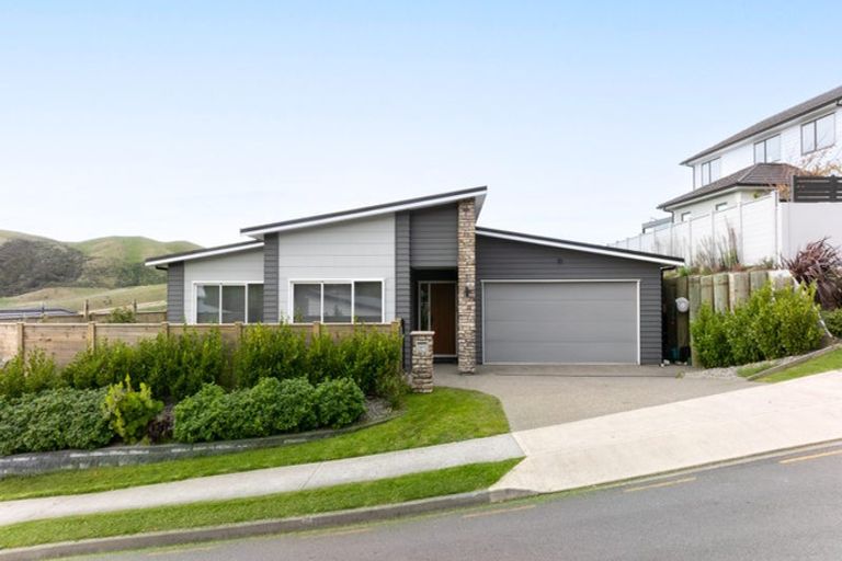 Photo of property in 42 Atherton Terrace, Churton Park, Wellington, 6037