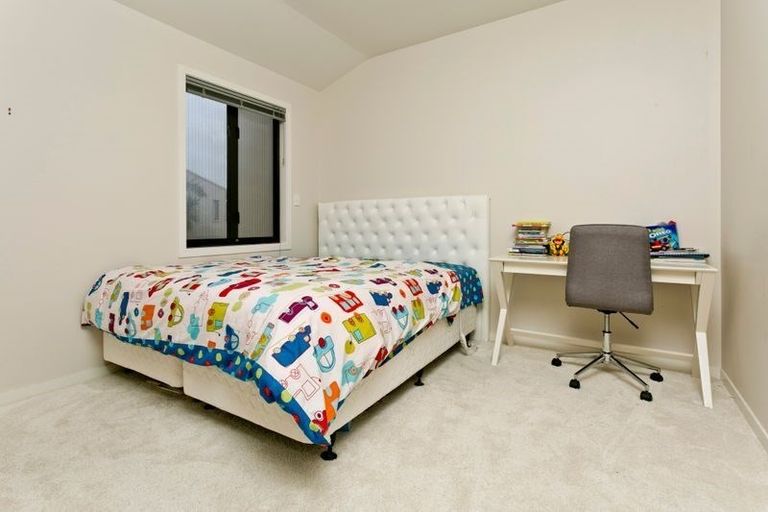 Photo of property in Point Ridge, 130 Gills Road, Albany Heights, Auckland, 0632