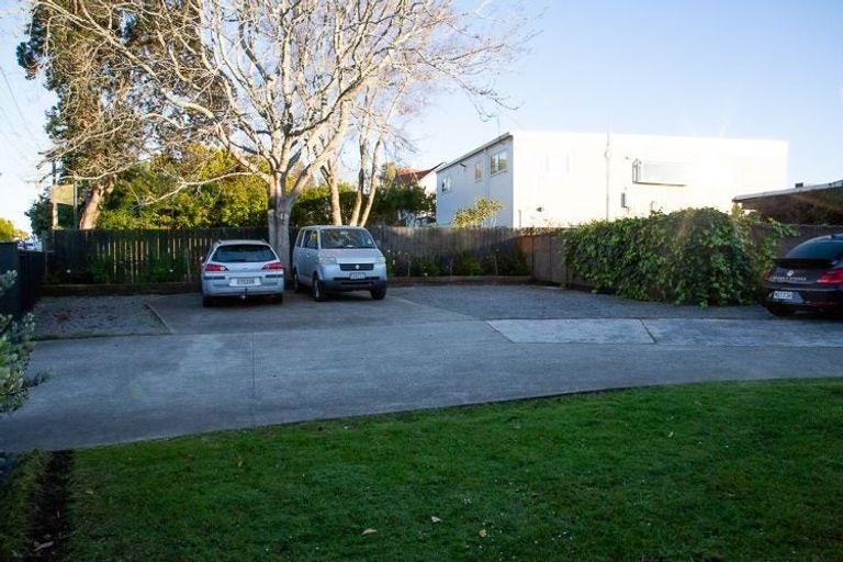 Photo of property in 2/246 Lake Road, Hauraki, Auckland, 0622