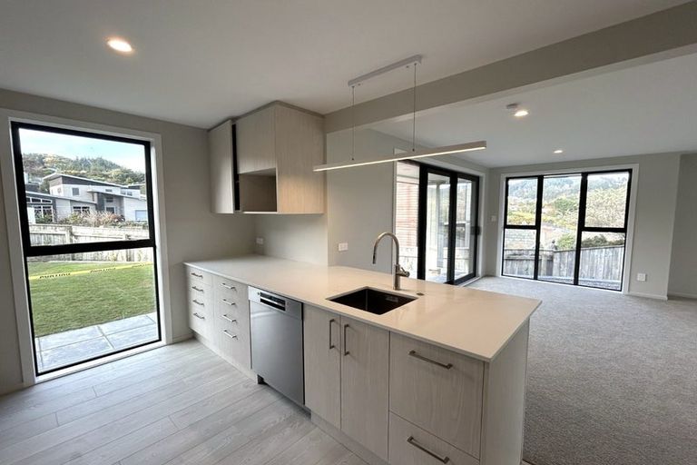 Photo of property in 9 Barque Crescent, Whitby, Porirua, 5024