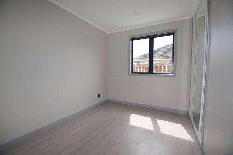 Photo of property in 1/112 View Road, Sunnyvale, Auckland, 0612