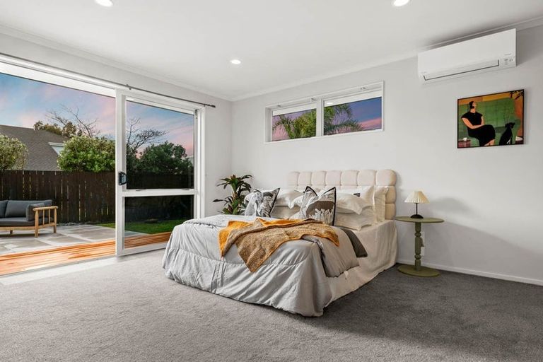 Photo of property in 18 Huntington Park Drive, Greenhithe, Auckland, 0632