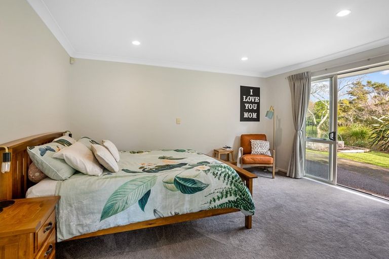 Photo of property in 16 Semillon Avenue, Henderson, Auckland, 0612