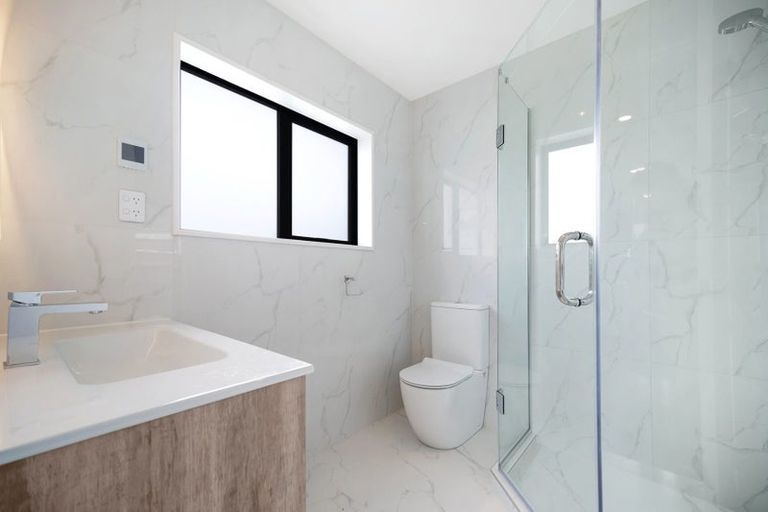 Photo of property in 421a Bucklands Beach Road, Bucklands Beach, Auckland, 2012