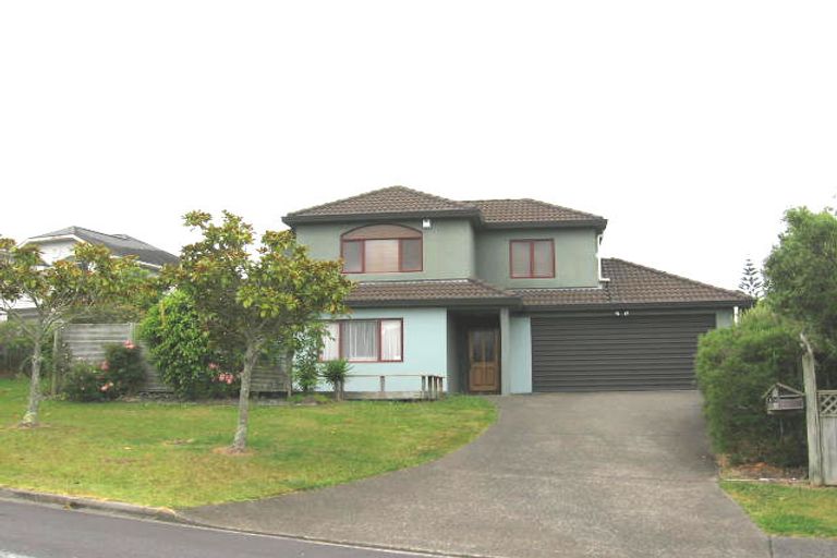 Photo of property in 2/1 Stoneleigh Court, Sunnynook, Auckland, 0632