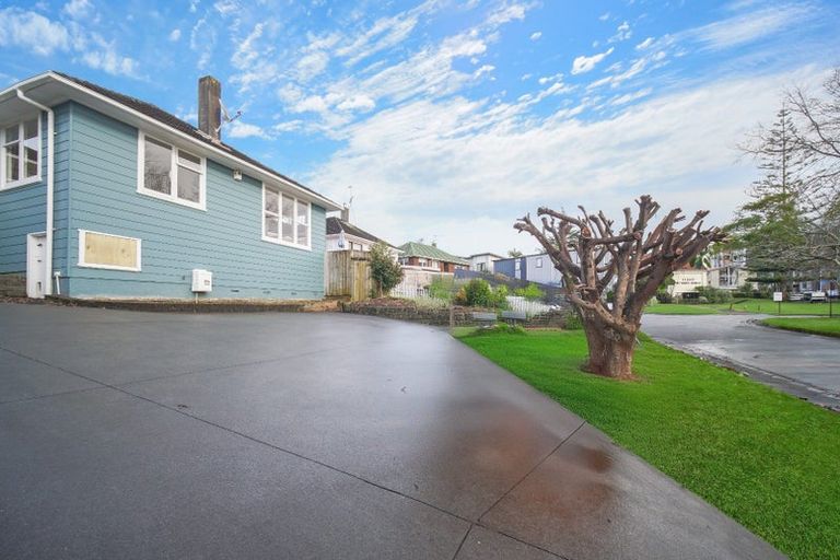 Photo of property in 1/6 Greenslade Crescent, Northcote, Auckland, 0627