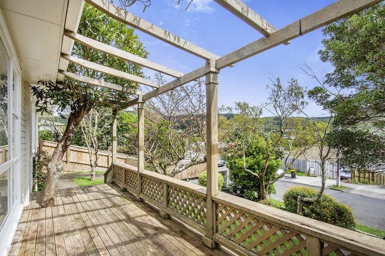 Photo of property in 49 Taylor Terrace, Tawa, Wellington, 5028