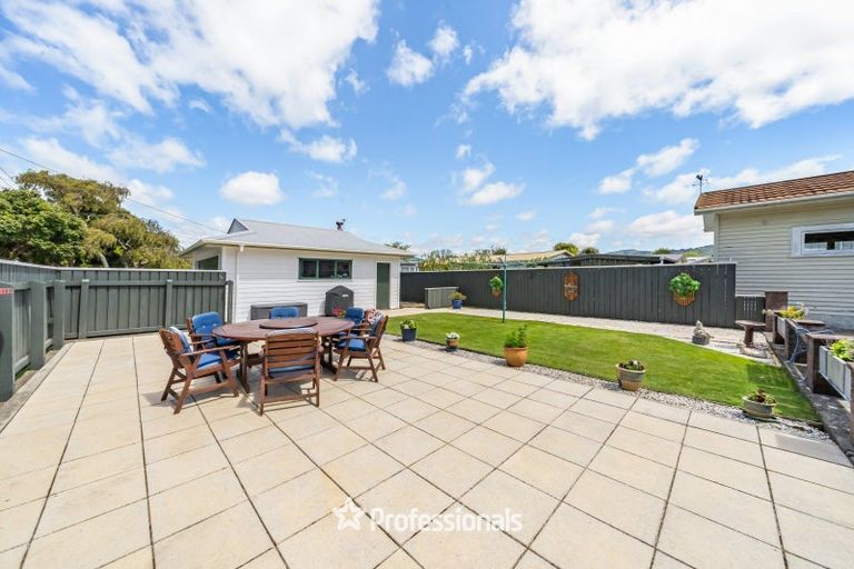 Photo of property in 32 Birdwood Road, Waterloo, Lower Hutt, 5011