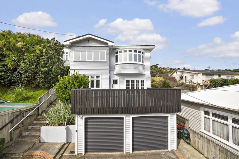 Photo of property in 85 The Parade, Island Bay, Wellington, 6023
