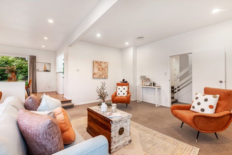 Photo of property in 7 Angell Street, Johnsonville, Wellington, 6037
