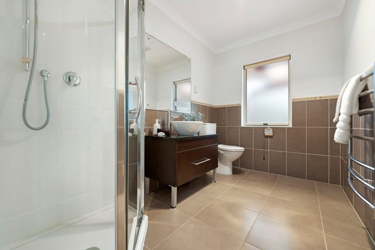 Photo of property in 42 Shelter Drive, Greenhithe, Auckland, 0632