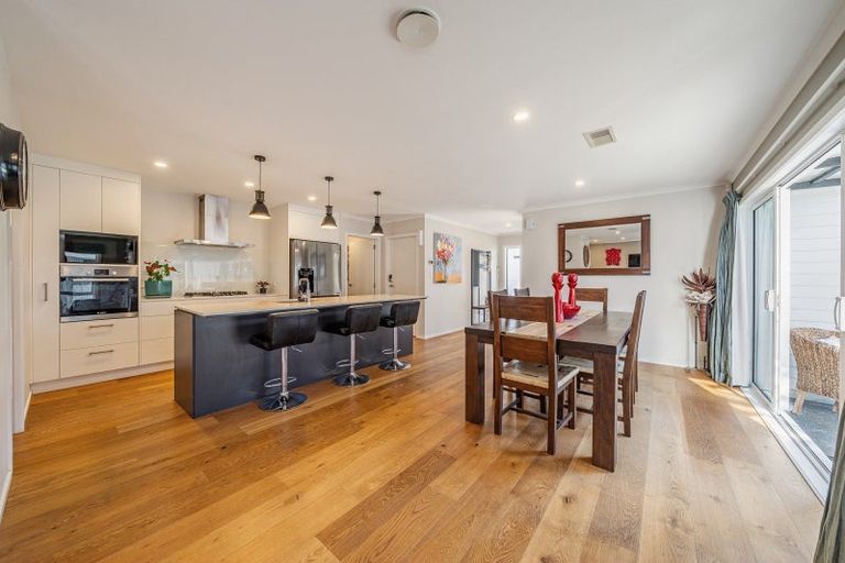 Photo of property in 17 Waitaria Terrace, Aotea, Porirua, 5024