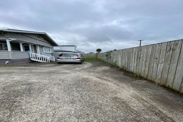 Photo of property in 110a Manuroa Road, Takanini, 2112