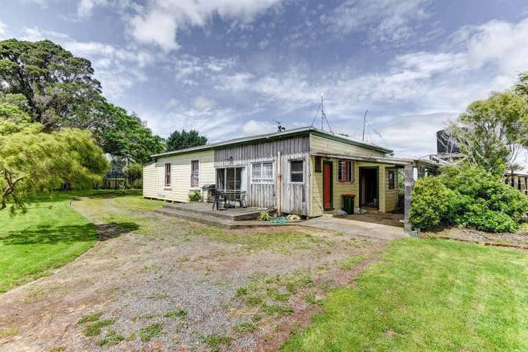 Photo of property in 1173 Karahaki Road, Waverley, 4591