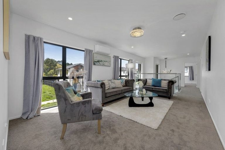 Photo of property in 9 Skanda Crescent, Flat Bush, Auckland, 2019