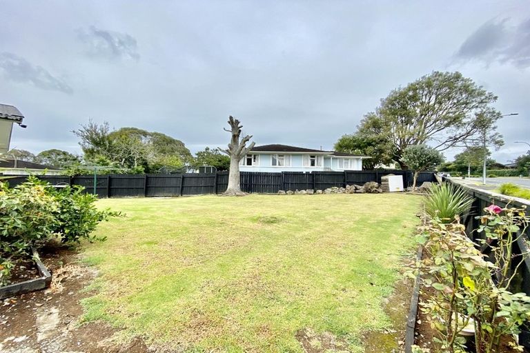 Photo of property in 73 Friesian Drive, Mangere, Auckland, 2022