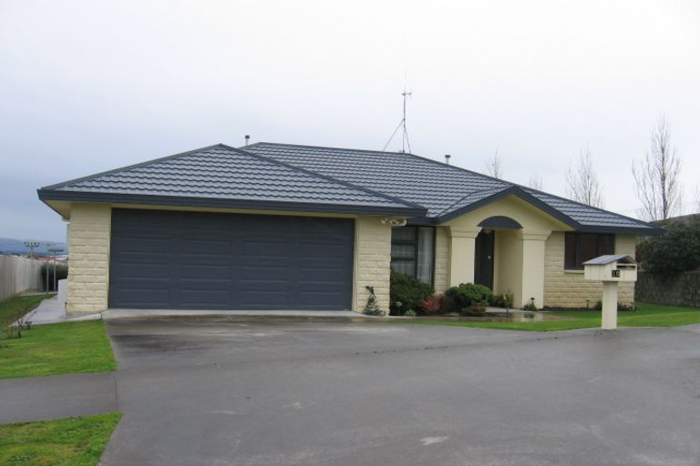 Photo of property in 15 Jordan Way, Kelvin Grove, Palmerston North, 4414
