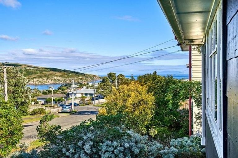 Photo of property in 52 Owhiti Street, Titahi Bay, Porirua, 5022
