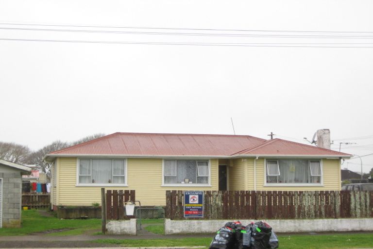 Photo of property in 12 Blake Street, Waitara, 4320