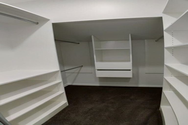 Photo of property in 36 Trias Road, Totara Vale, Auckland, 0629