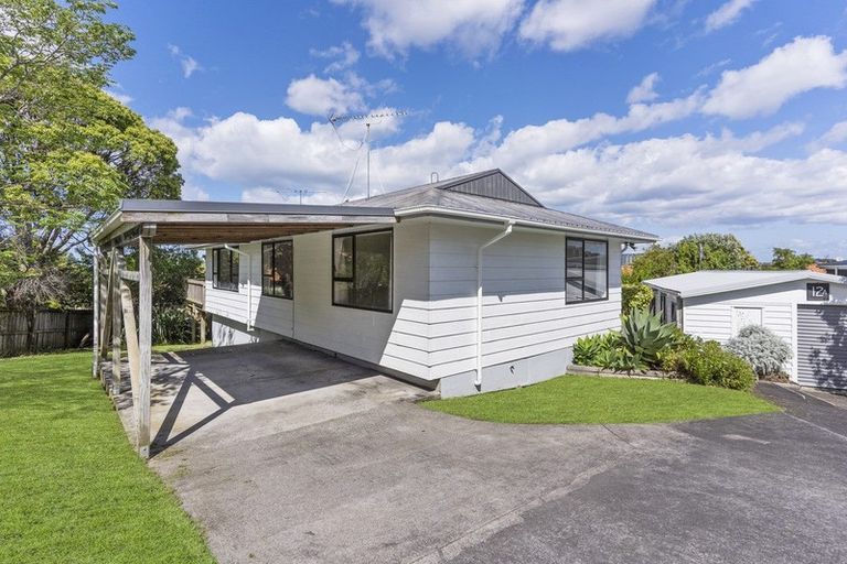 Photo of property in 12 Orewa Heights Crescent, Orewa, 0931