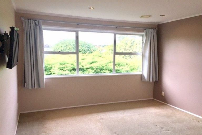 Photo of property in 11 Hutchinsons Road, Bucklands Beach, Auckland, 2014