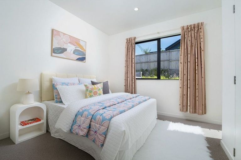 Photo of property in 9 Puwha Street, Massey, Auckland, 0614