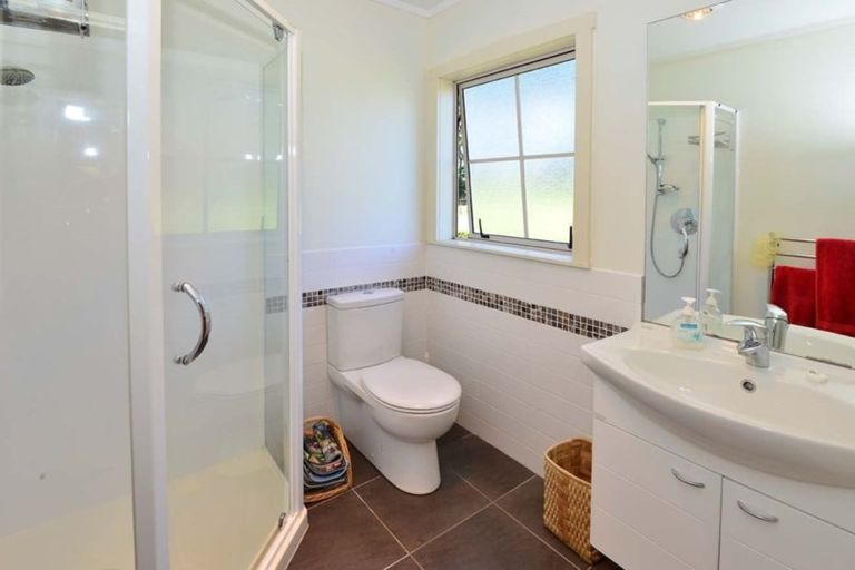 Photo of property in 135c Hutchinson Road, Helensville, 0875