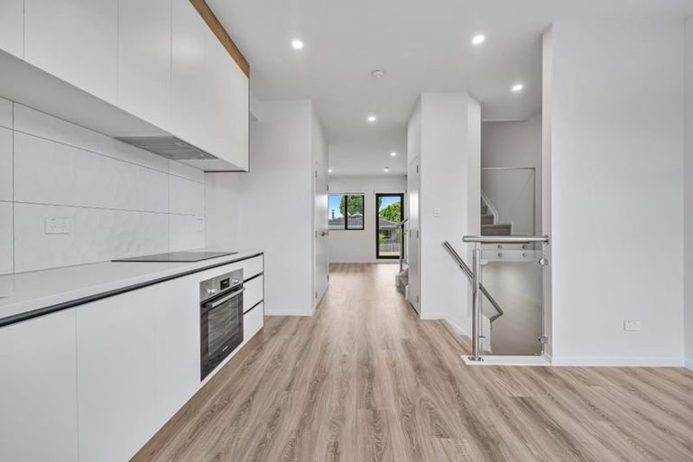 Photo of property in 3/345 Pakuranga Road, Pakuranga Heights, Auckland, 2010