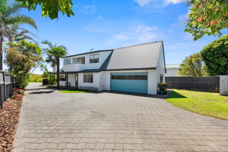 Photo of property in 338 Papamoa Beach Road, Papamoa Beach, Papamoa, 3118