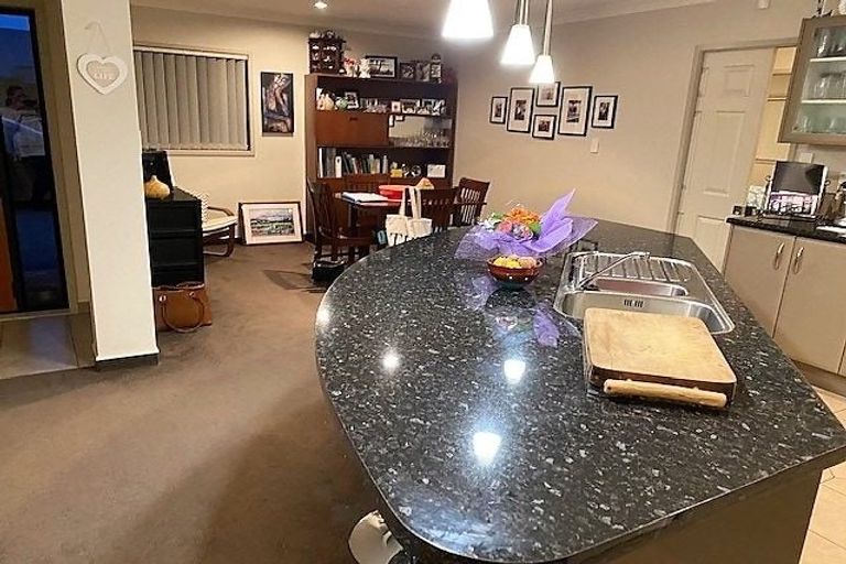 Photo of property in 208 Frimley Oaks, Frimley, Hastings, 4120