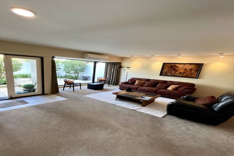 Photo of property in Highwic, 32u2 Hobson Street, Thorndon, Wellington, 6011