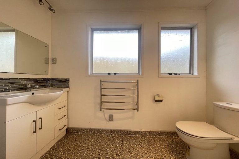 Photo of property in 4 Hewlett Road, Massey, Auckland, 0614