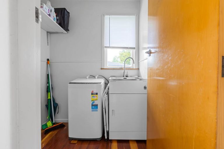 Photo of property in 28 Tamatea Road, Taupo, 3330