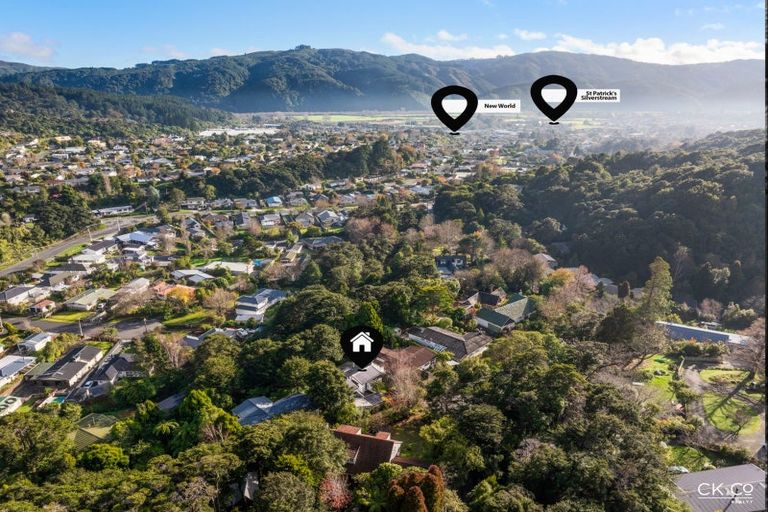 Photo of property in 8 Freemans Way, Pinehaven, Upper Hutt, 5019