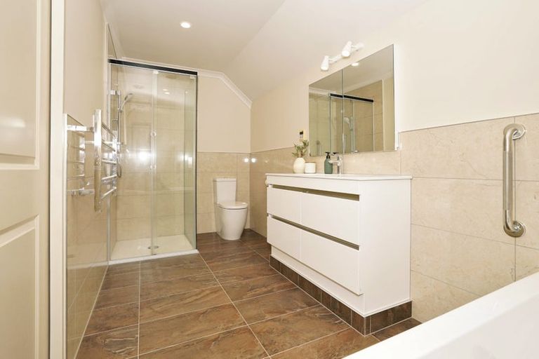 Photo of property in 62 Saint James Drive, Huntington, Hamilton, 3210