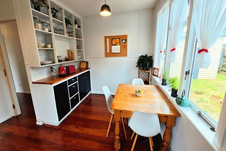 Photo of property in 12 Rodney Grove, Paraparaumu, 5032