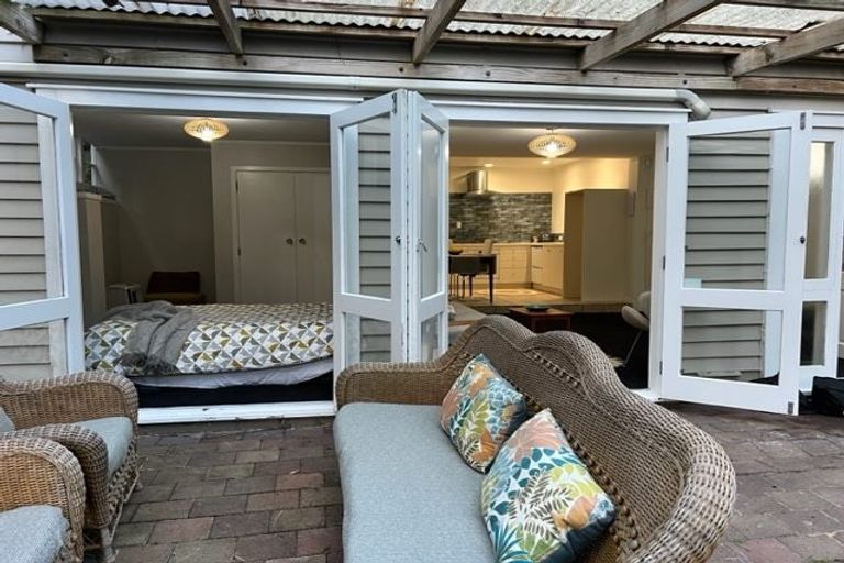 Photo of property in 537 South Titirangi Road, Titirangi, Auckland, 0604