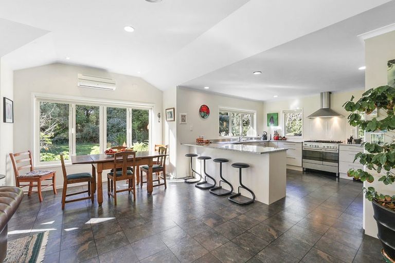 Photo of property in 200 Cowling Road, Hurdon, New Plymouth, 4371