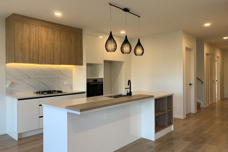 Photo of property in 115 Waekahu Road, Westgate, 0814